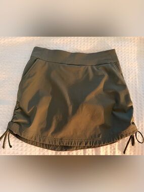 NWOT Columbia Olive Green Active Skort